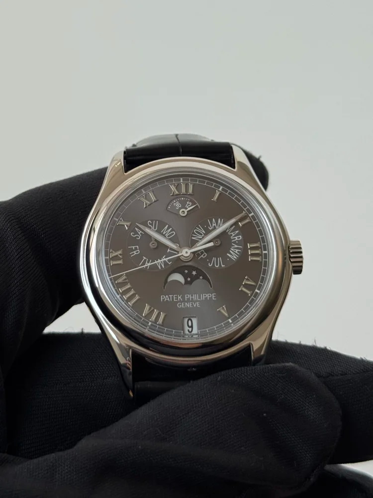 Patek Philippe Annual Calendar Platinum , image 1 Patek Philippe Annual Calendar Platinum , image 1