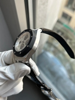 Audemars Piguet Royal Oak Offshore Chronograph box and papers 2013, image 4 Audemars Piguet Royal Oak Offshore Chronograph box and papers 2013, image 4