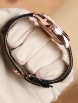 Choco Dial Box & Papers 2019, image 3 Choco Dial Box & Papers 2019, image 3