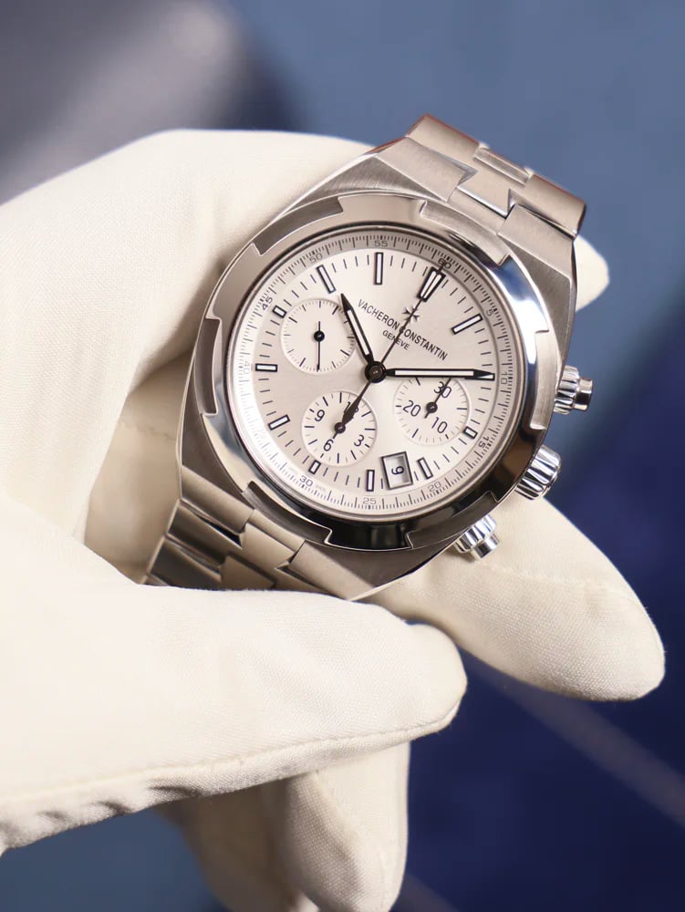 Vacheron Constantin Overseas Chronograph Chronograph White Dial Box and Papers 2020 Extended Warranty, image 1 Vacheron Constantin Overseas Chronograph Chronograph White Dial Box and Papers 2020 Extended Warranty, image 1