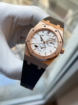 Audemars Piguet Royal Oak Dual Time + Extract from Archives, image 1 Audemars Piguet Royal Oak Dual Time + Extract from Archives, image 1