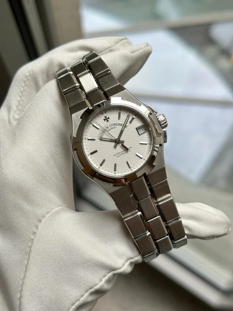Vacheron Constantin Overseas 42052, image 1 Vacheron Constantin Overseas 42052, image 1