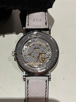 Breguet Classique Power Reserve 5277BB, image 4 Breguet Classique Power Reserve 5277BB, image 4