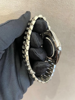 Box and Papers 2022, image 3 Box and Papers 2022, image 3