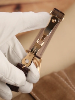 Patek Philippe Annual Calendar 5146J-001, image 5 Patek Philippe Annual Calendar 5146J-001, image 5