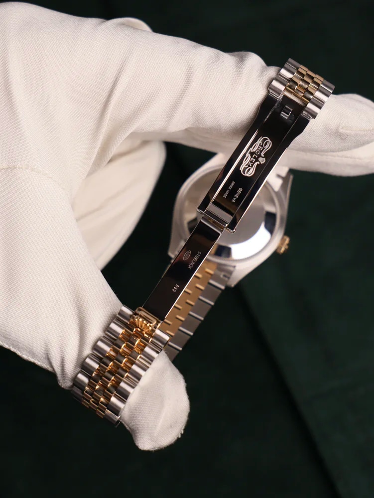 Green VI Roman Jubilee Box + Papers 2020, image 3 Green VI Roman Jubilee Box + Papers 2020, image 3