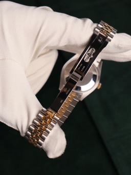 Green VI Roman Jubilee Box + Papers 2020, image 3 Green VI Roman Jubilee Box + Papers 2020, image 3