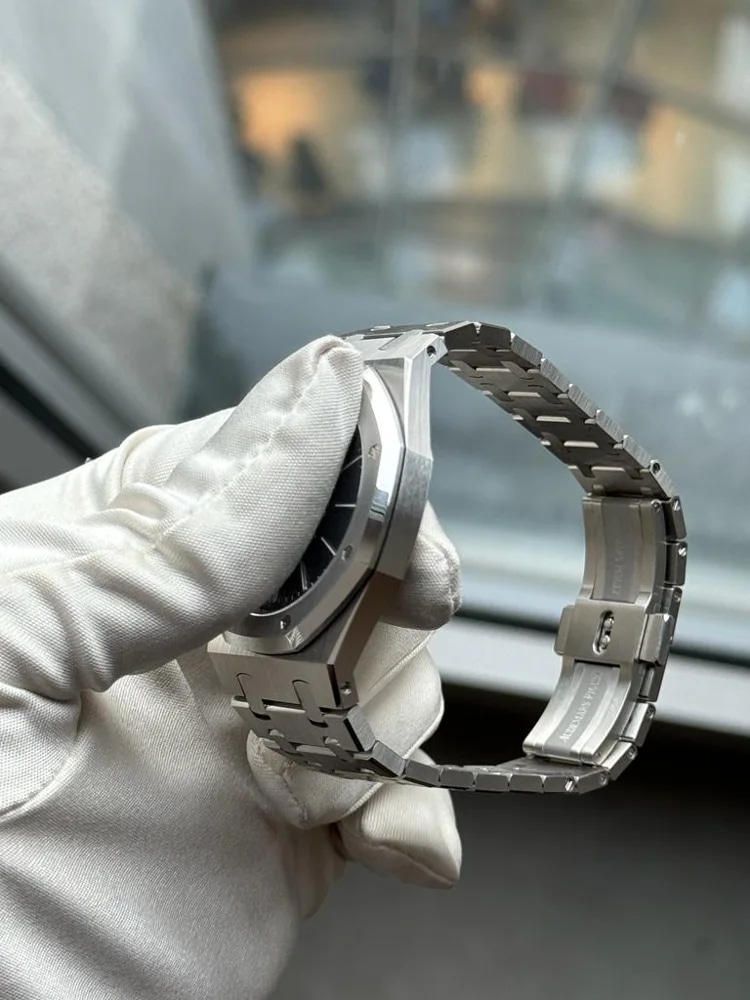 Audemars Piguet Royal Oak Jumbo, image 4 Audemars Piguet Royal Oak Jumbo, image 4