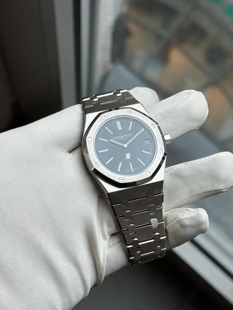 Audemars Piguet Royal Oak Jumbo, image 2 Audemars Piguet Royal Oak Jumbo, image 2