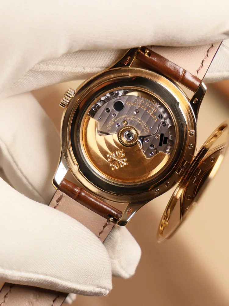 Patek Philippe Calatrava 5227J-001, image 6 Patek Philippe Calatrava 5227J-001, image 6