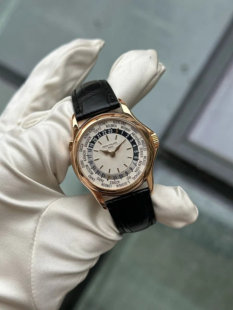 Patek Philippe World Time, image 1 Patek Philippe World Time, image 1
