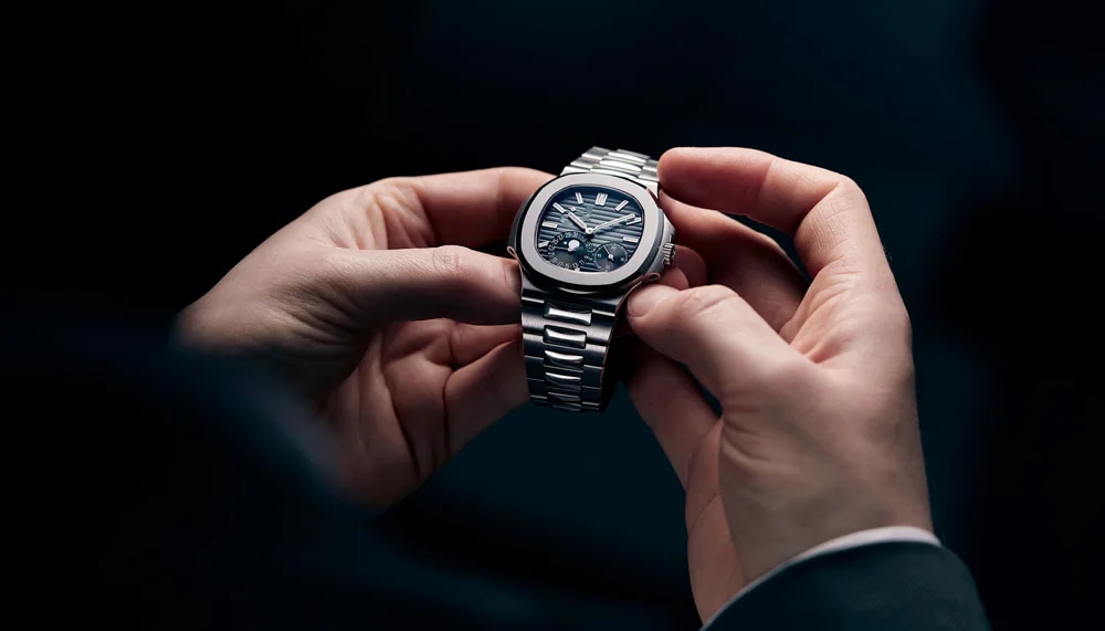 Patek Philippe Discontinues the Nautilus Moonphase 5712A and more… | Chrono 10:10 Patek Philippe Discontinues the Nautilus Moonphase 5712A and more… | Chrono 10:10