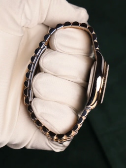 Green VI Roman Jubilee Box + Papers 2020, image 2 Green VI Roman Jubilee Box + Papers 2020, image 2