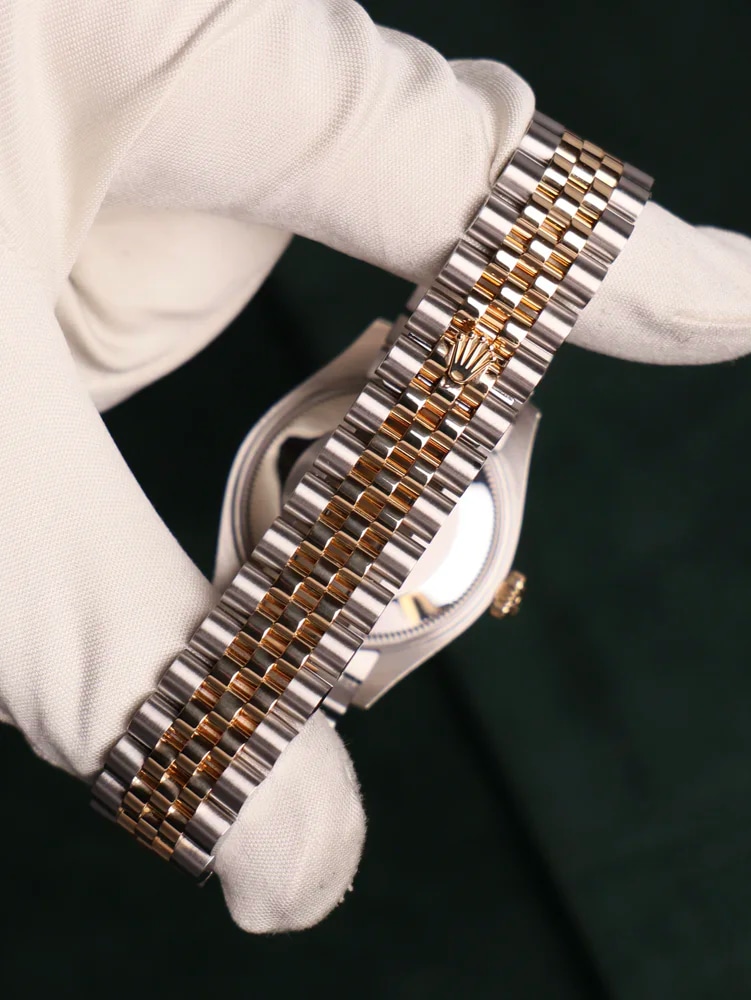 Green VI Roman Jubilee Box + Papers 2020, image 4 Green VI Roman Jubilee Box + Papers 2020, image 4