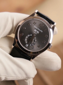 Patek Philippe Annual Calendar White Gold, image 1 Patek Philippe Annual Calendar White Gold, image 1