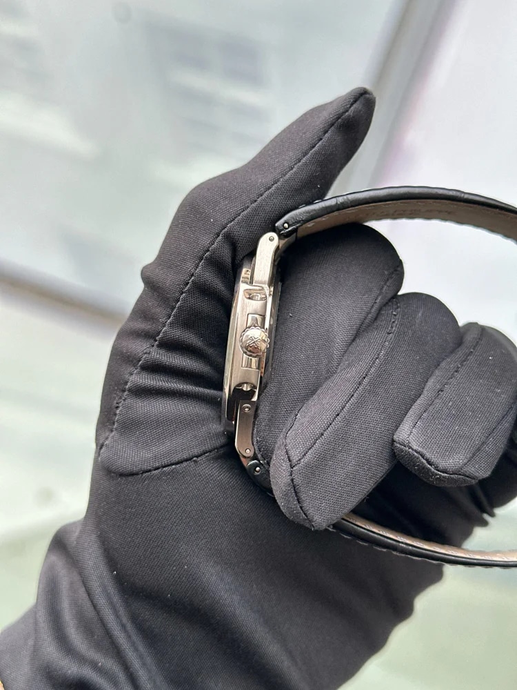 Patek Philippe Nautilus White Gold Box & Papers, image 2 Patek Philippe Nautilus White Gold Box & Papers, image 2