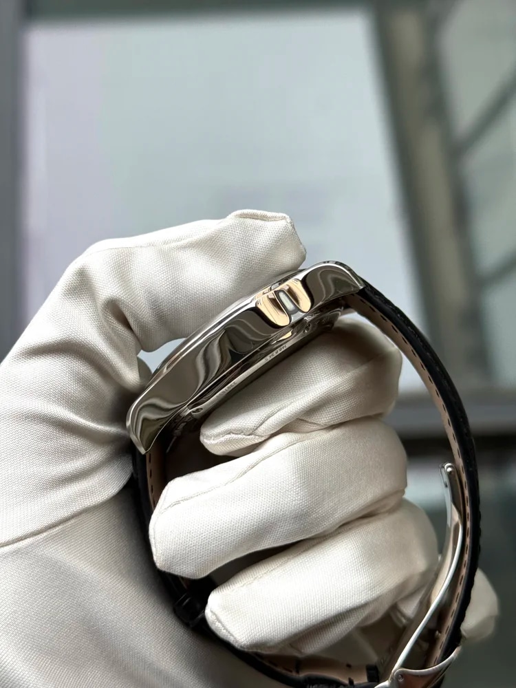 Jaeger-LeCoultre Master Tourbillon 146.6.34.S LE 300 Pcs Platinum, image 3 Jaeger-LeCoultre Master Tourbillon 146.6.34.S LE 300 Pcs Platinum, image 3