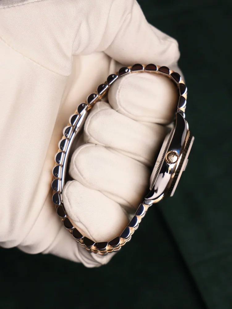 Green VI Roman Jubilee Box + Papers 2020, image 7 Green VI Roman Jubilee Box + Papers 2020, image 7