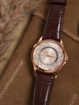 Patek Philippe World Time Box & Papers 2009, image 2 Patek Philippe World Time Box & Papers 2009, image 2