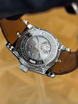 Roger Dubuis Easy Diver Tourbillon, image 6 Roger Dubuis Easy Diver Tourbillon, image 6