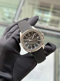 Patek Philippe Aquanaut Box & Papers, image 1 Patek Philippe Aquanaut Box & Papers, image 1