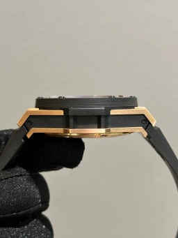 Hublot King Power MARADONA 48 MM, image 5 Hublot King Power MARADONA 48 MM, image 5