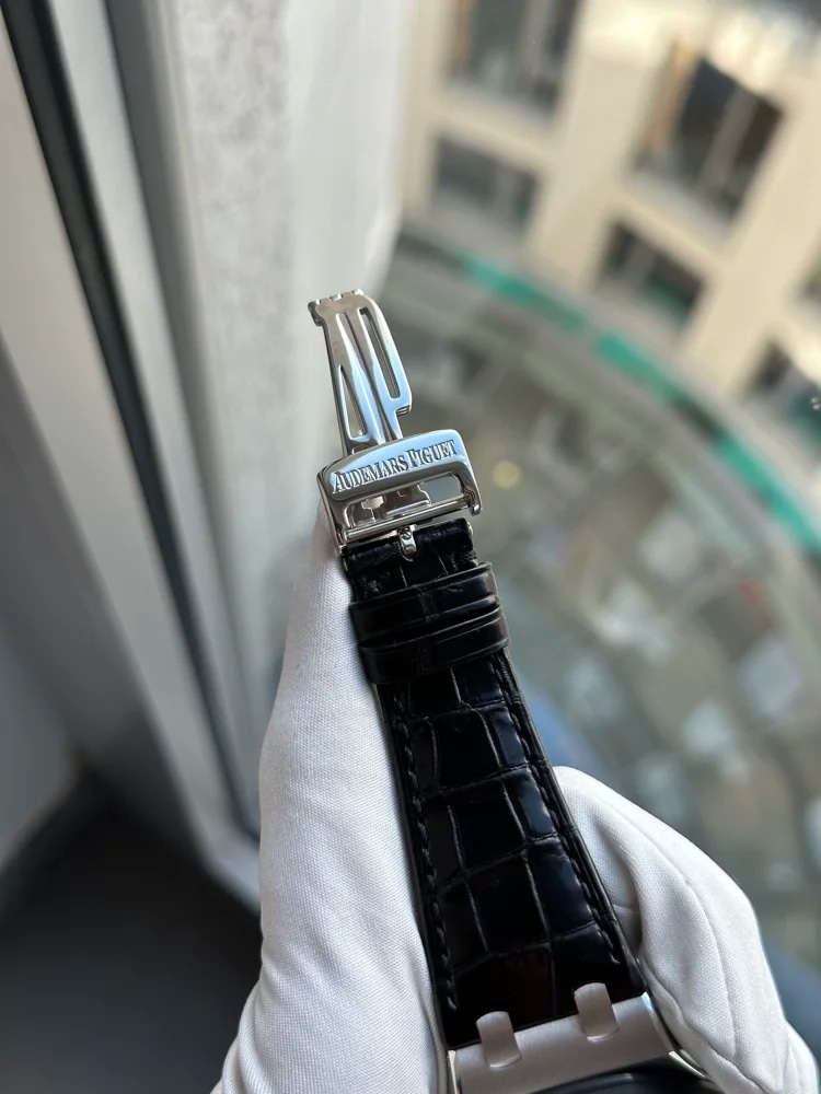 Audemars Piguet Royal Oak Offshore Chronograph box and papers 2013, image 5 Audemars Piguet Royal Oak Offshore Chronograph box and papers 2013, image 5