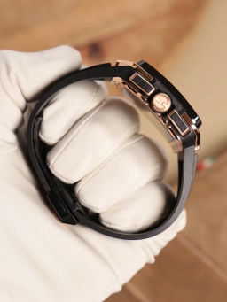 Hublot Square Bang Unico King Gold Ceramic 42mm, image 3 Hublot Square Bang Unico King Gold Ceramic 42mm, image 3