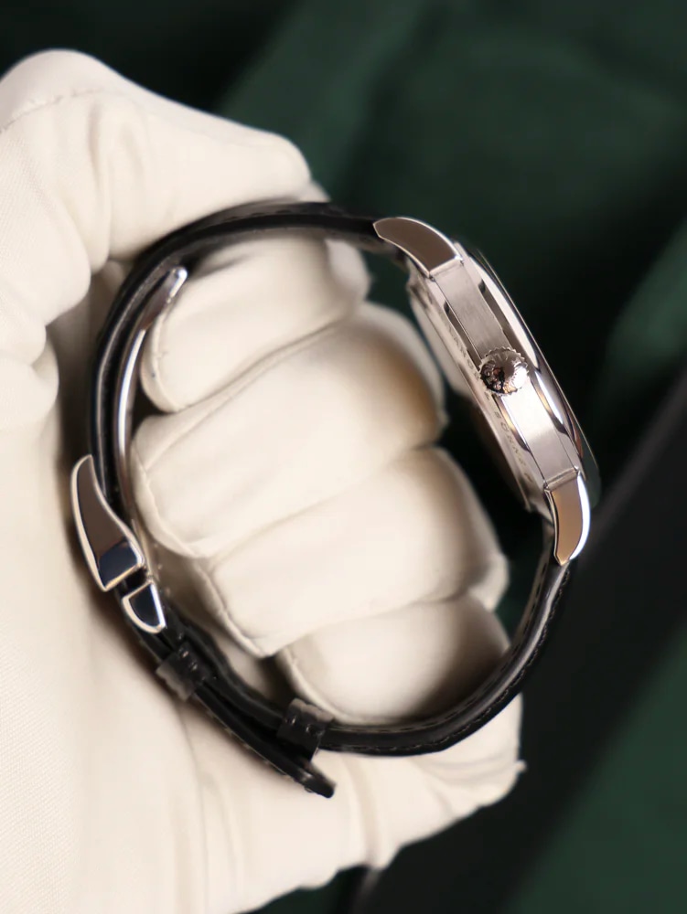 Daymatic with original 950 Platinum deployment clasp, image 4 Daymatic with original 950 Platinum deployment clasp, image 4