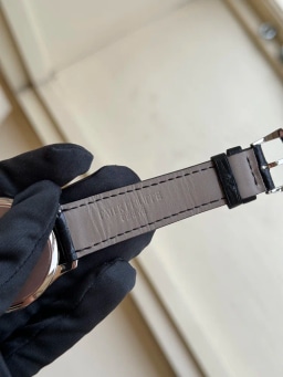 White Gold, image 5 White Gold, image 5