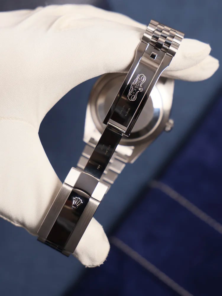 Rolex Sky-Dweller 326934 Box and Papers 2023, image 5 Rolex Sky-Dweller 326934 Box and Papers 2023, image 5