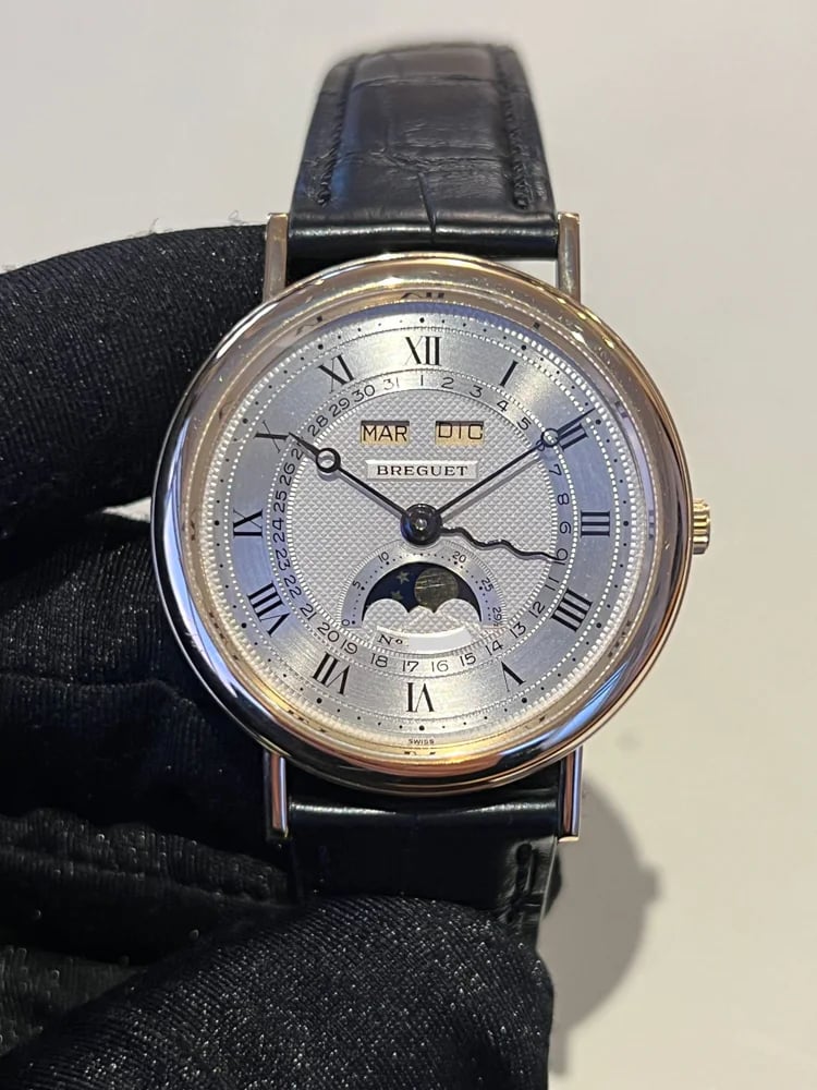 Breguet Classique Triple Calendar Moon Phase 3040 Italian Calendar, image 1 Breguet Classique Triple Calendar Moon Phase 3040 Italian Calendar, image 1