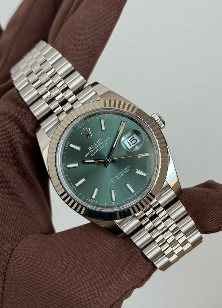 Rolex Datejust 41 Full set 2025 Green Dial, image 1 Rolex Datejust 41 Full set 2025 Green Dial, image 1