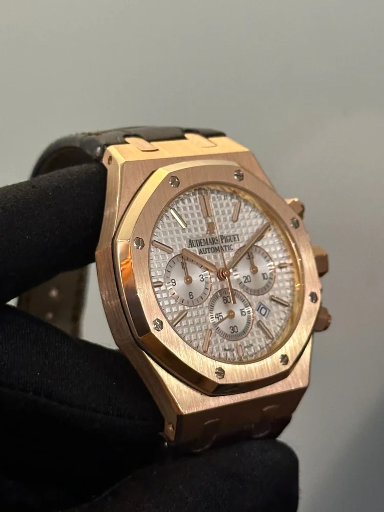 Audemars Piguet Royal Oak Chronograph, image 2 Audemars Piguet Royal Oak Chronograph, image 2