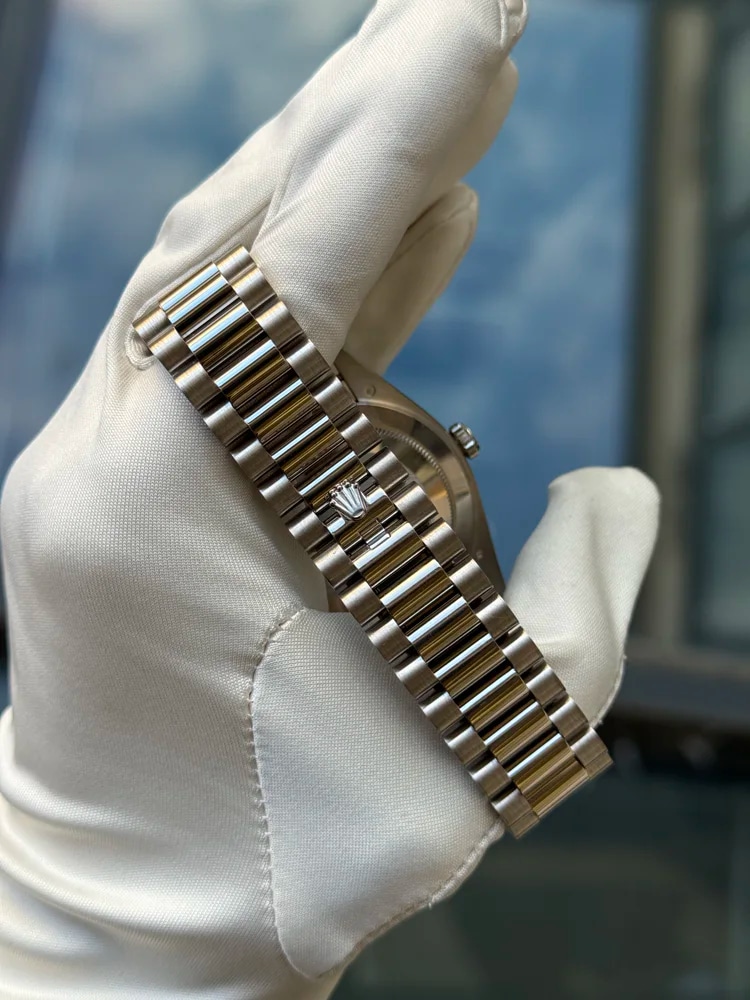 White Gold Blue Dial Roman Numerals, image 4 White Gold Blue Dial Roman Numerals, image 4