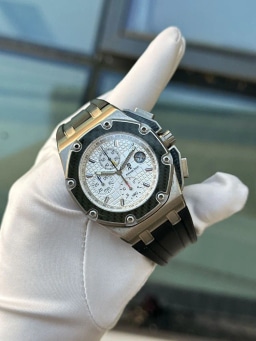 Audemars Piguet Royal Oak Offshore Chronograph Juan Pablo Montoya Full Set + Extra Rubber Strap, image 1 Audemars Piguet Royal Oak Offshore Chronograph Juan Pablo Montoya Full Set + Extra Rubber Strap, image 1