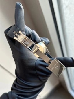 Rolex Sky-Dweller + alligator strap, image 6 Rolex Sky-Dweller + alligator strap, image 6