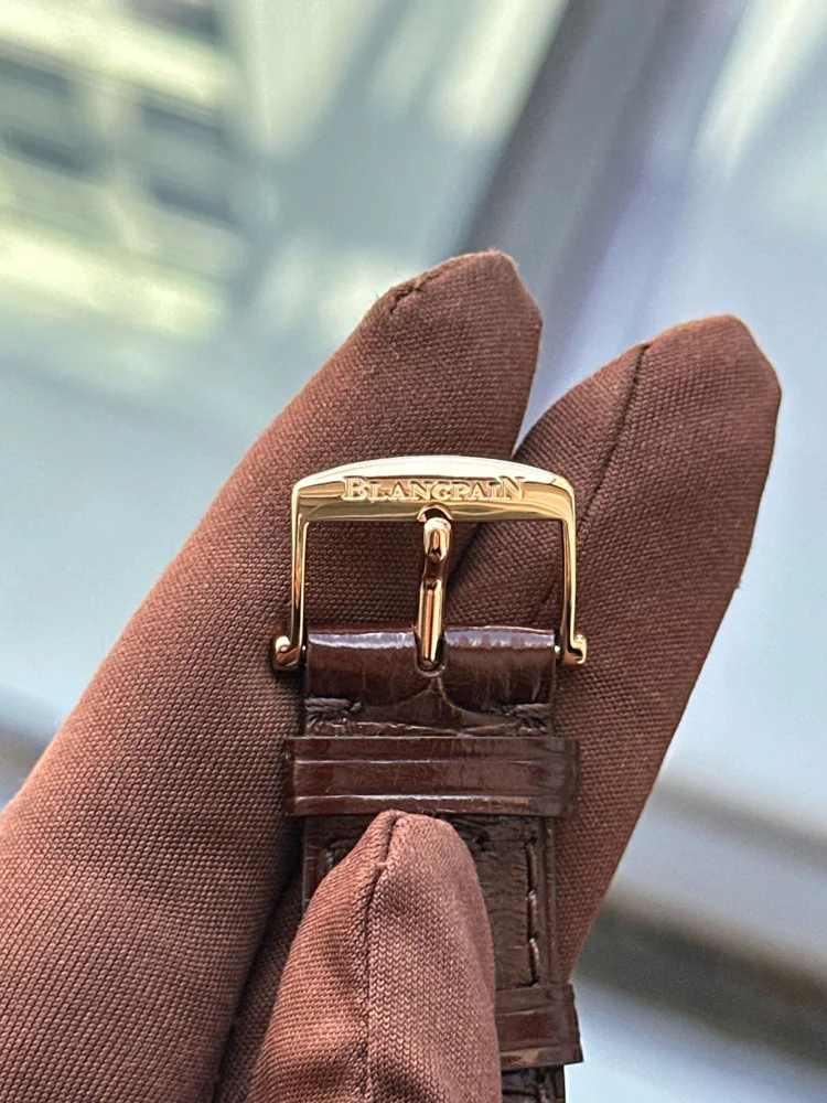 Box & Papers 2010, image 2 Box & Papers 2010, image 2