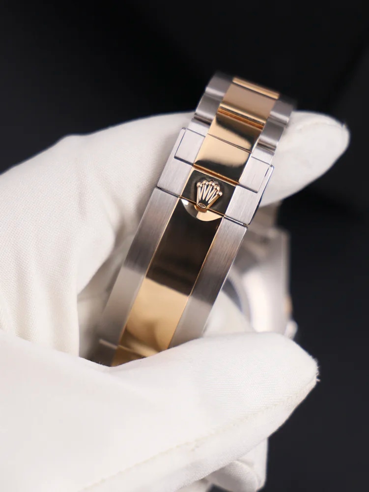 Rolex Sea-Dweller, image 5 Rolex Sea-Dweller, image 5