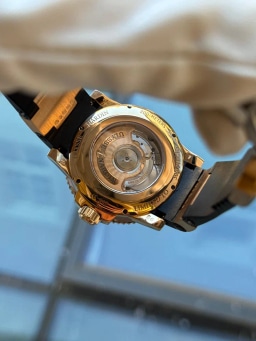 Ulysse Nardin Black Surf Limited Edition Maxi Marine, image 2 Ulysse Nardin Black Surf Limited Edition Maxi Marine, image 2