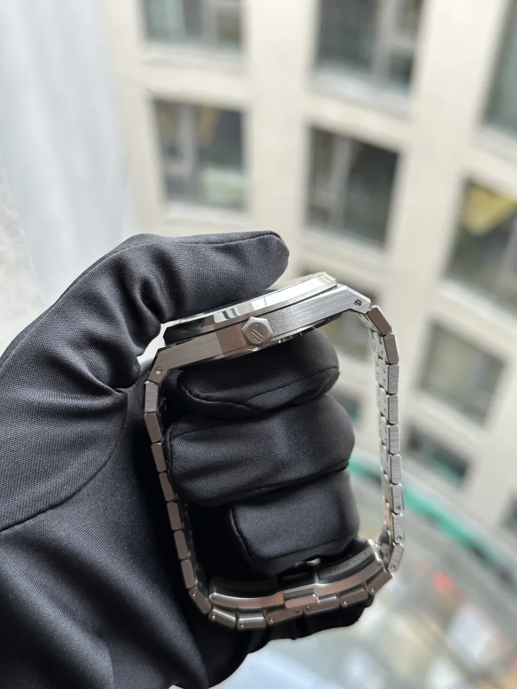 Audemars Piguet Royal Oak Selfwinding, image 2 Audemars Piguet Royal Oak Selfwinding, image 2