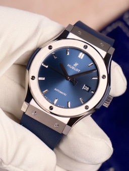 Hublot Classic Fusion Blue 542.NX.7170.LR Box and Papers 2021, image 1 Hublot Classic Fusion Blue 542.NX.7170.LR Box and Papers 2021, image 1