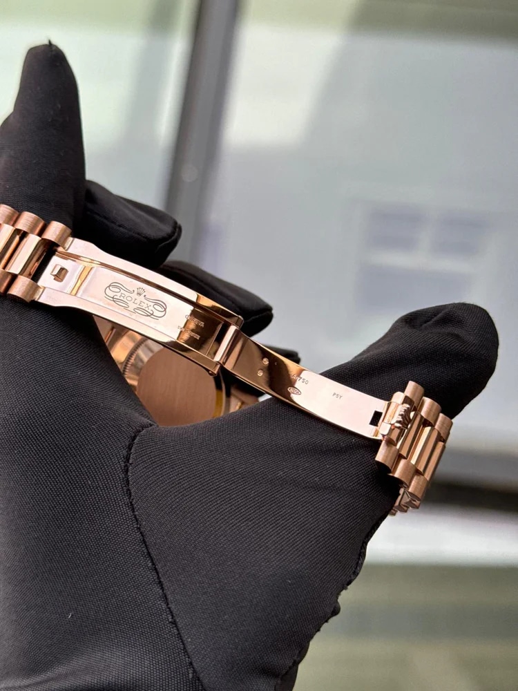 Rose Gold Olive Dial, image 4 Rose Gold Olive Dial, image 4