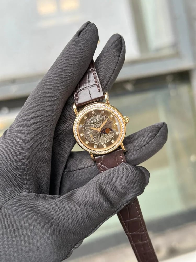 Patek Philippe Calatrava 4858J, image 1 Patek Philippe Calatrava 4858J, image 1