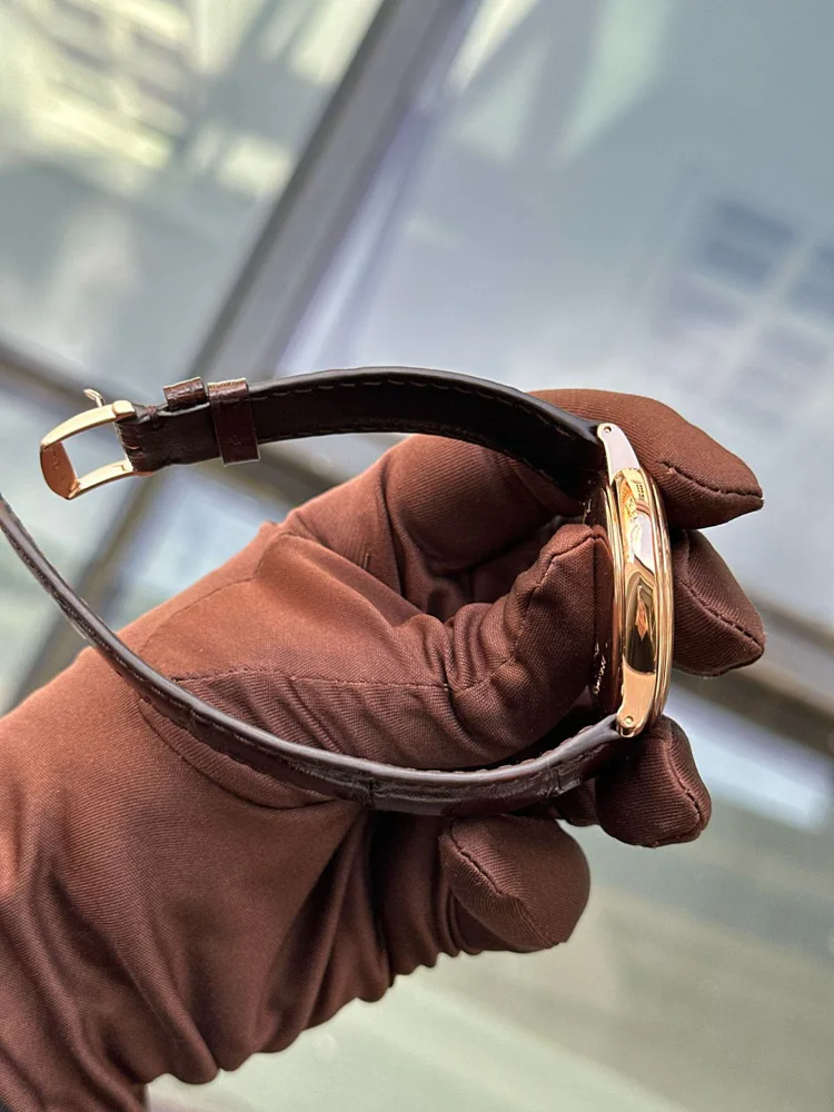 Box & Papers 2010, image 5 Box & Papers 2010, image 5