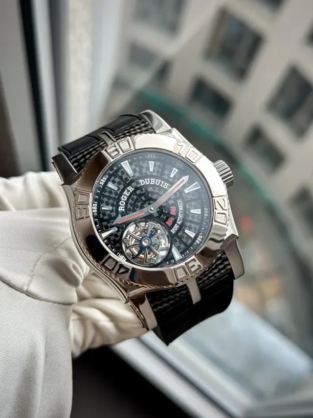 Roger Dubuis Easy Diver Tourbillon, image 1 Roger Dubuis Easy Diver Tourbillon, image 1