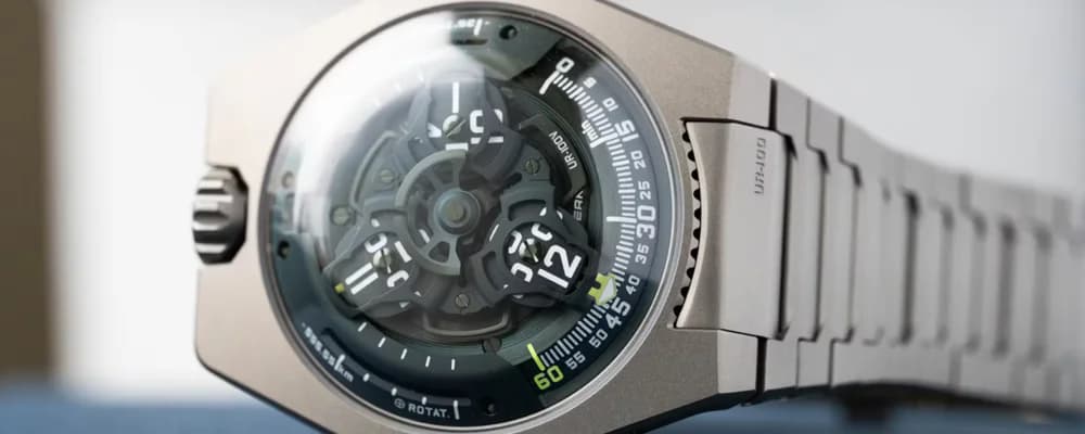 The Urwerk UR-100V Magic T in Hunter Green: A Quietly Urwerk?? | Chrono 10:10 The Urwerk UR-100V Magic T in Hunter Green: A Quietly Urwerk?? | Chrono 10:10