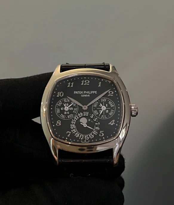 Patek Philippe Perpetual Calendar 5940G-010, image 1 Patek Philippe Perpetual Calendar 5940G-010, image 1