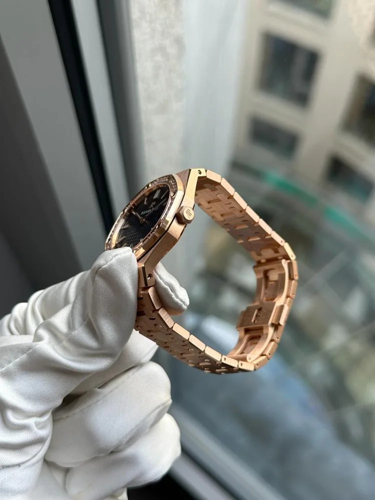 Audemars Piguet Royal Oak Lady 67651OR.ZZ.1261OR.02, image 5 Audemars Piguet Royal Oak Lady 67651OR.ZZ.1261OR.02, image 5