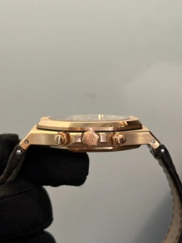 Audemars Piguet Royal Oak Chronograph, image 8 Audemars Piguet Royal Oak Chronograph, image 8